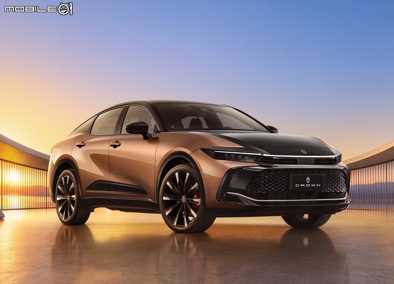 Toyota Crown Sport 展開預售｜HEV油電與PHEV插電式油電兩種動力、預售價175萬元起！
