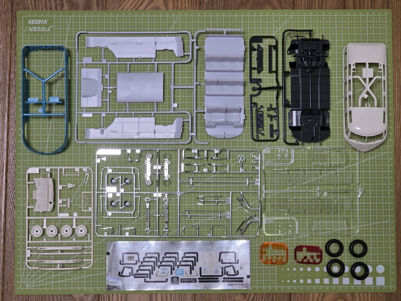 【模型樣品製作】TAMIYA NEW 1/24 Volkswagen Type2 (T1)
