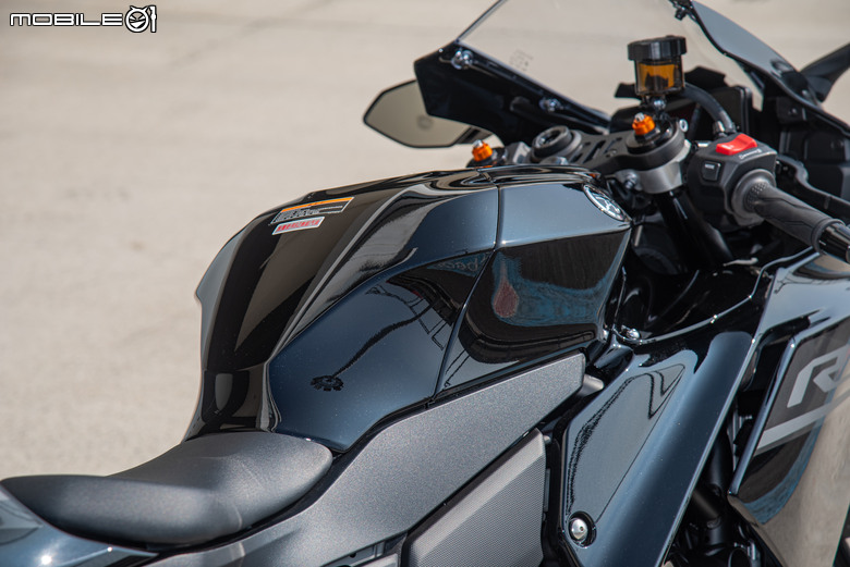 2026 YAMAHA YZF-R7賽道試駕｜不只換造型加電控！操駕體質全面進化的完美玩樂車！
