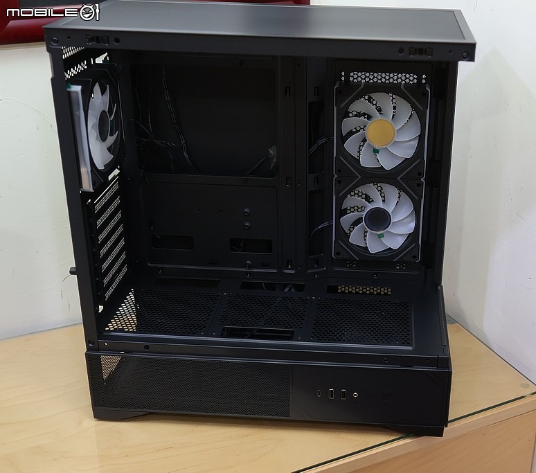 點我看大圖 低價海景房內建 60W GaN 快充|視博通 SAP320(B)