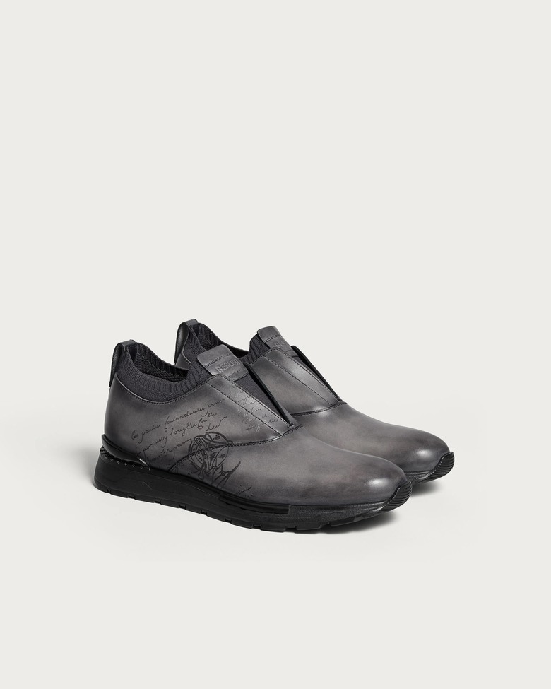 點我看大圖 懶人鞋:Zegna Triple Stitch vs. Berluti Fast Track Slip On