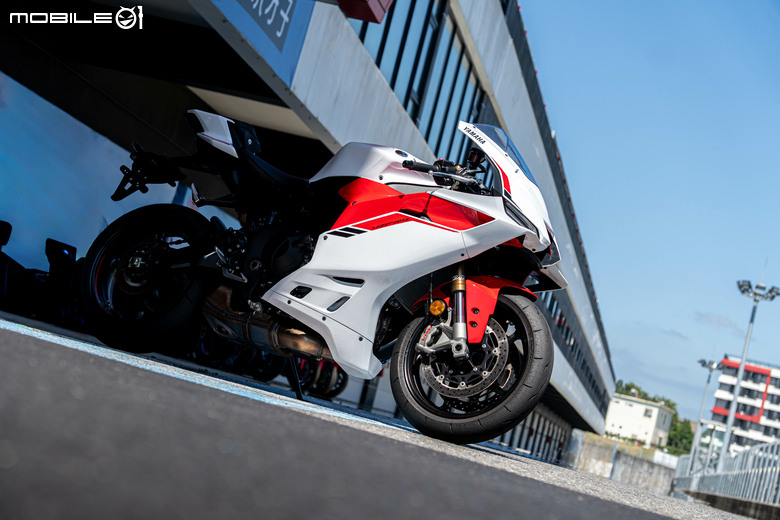 點我看大圖 YAMAHA YZF R3/R9賽道試駕|親和雙缸與靈動三缸,全面釋放R DNA極限性能