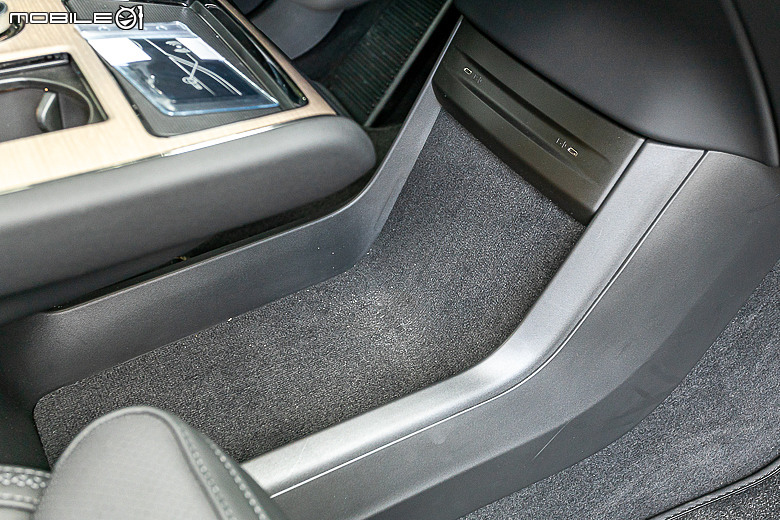Volvo EX90 試駕|以北歐氛圍重新定義旗艦,引領品牌邁入新世紀的純電七人休旅!