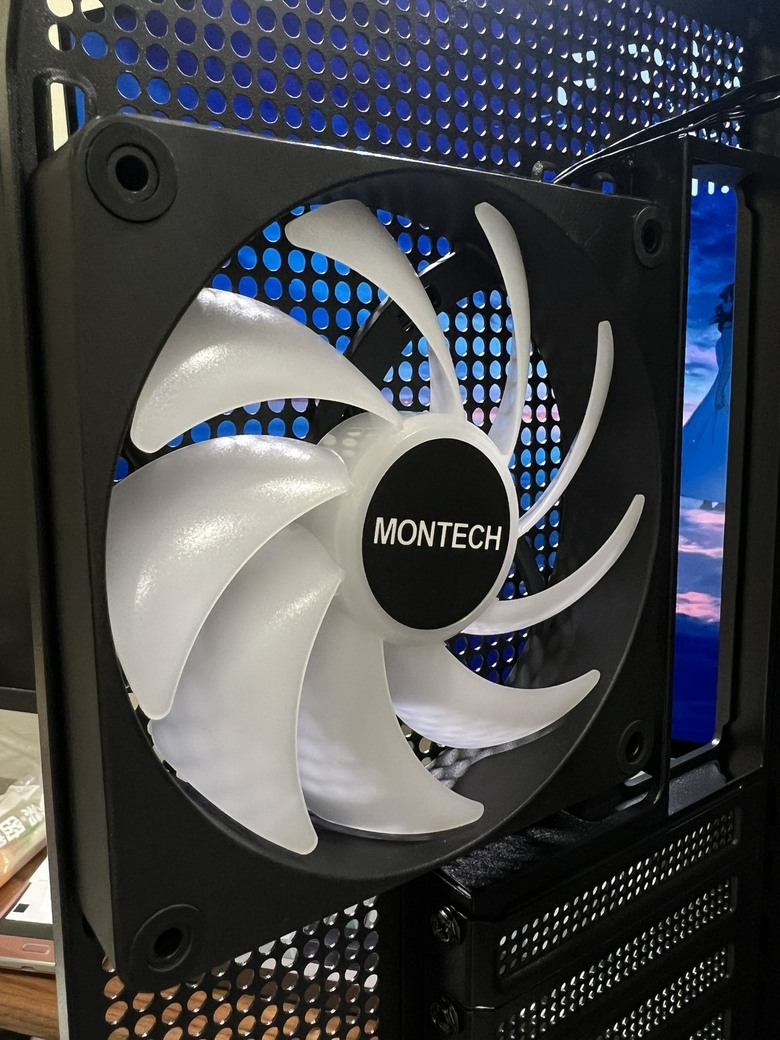 點我看大圖 Epontec MARS 1000W電源 與 Montech TG3玻璃海景機殼開箱