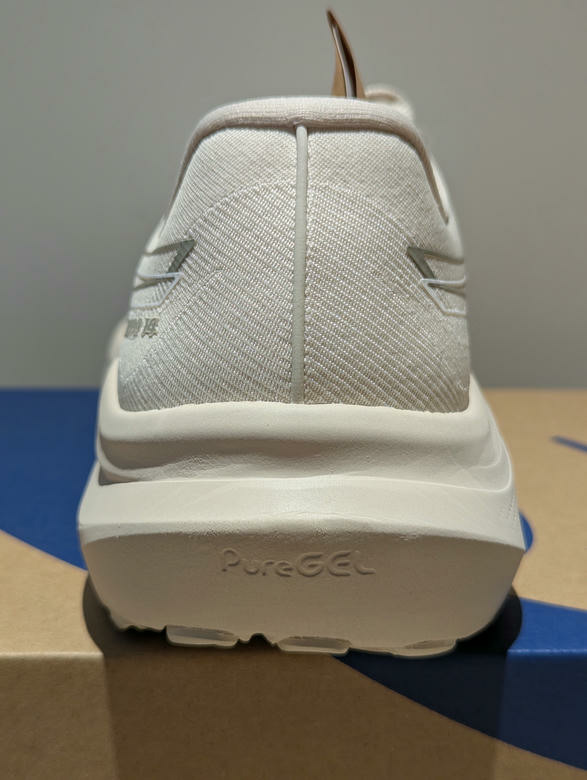 【小氣開箱】ASICS基礎跑鞋GT2000 14代 (中秋烤肉吃多了的贖罪補償)