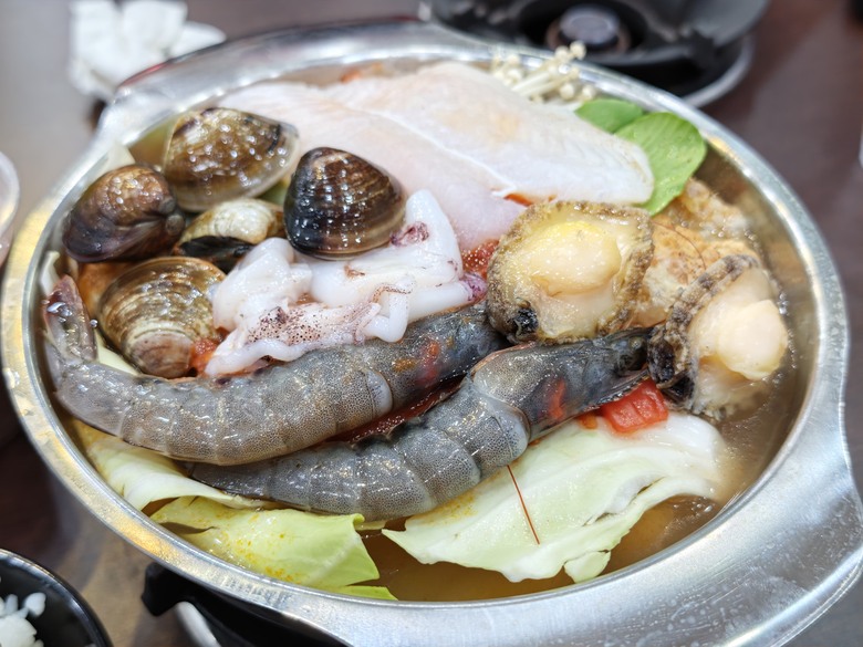 【大社區美食】超划算！170元起就有自助吧吃到飽的─成順溜香鍋