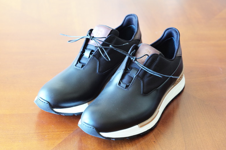 點我看大圖 懶人鞋:Zegna Triple Stitch vs. Berluti Fast Track Slip On
