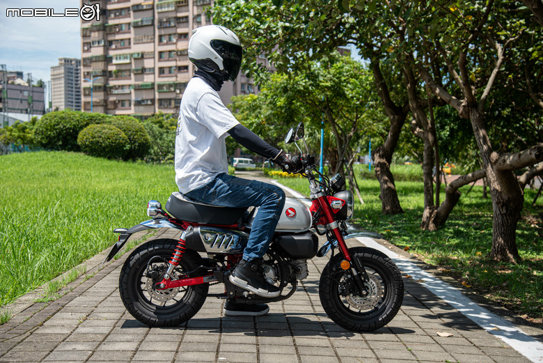 點我看大圖 Honda Monkey 125 ABS 試駕|星期三猴子去爬山!