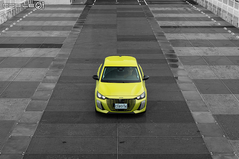 Peugeot 208 Hybrid 一桶油環島實戰|866公里平均油耗19.9km/L達成!