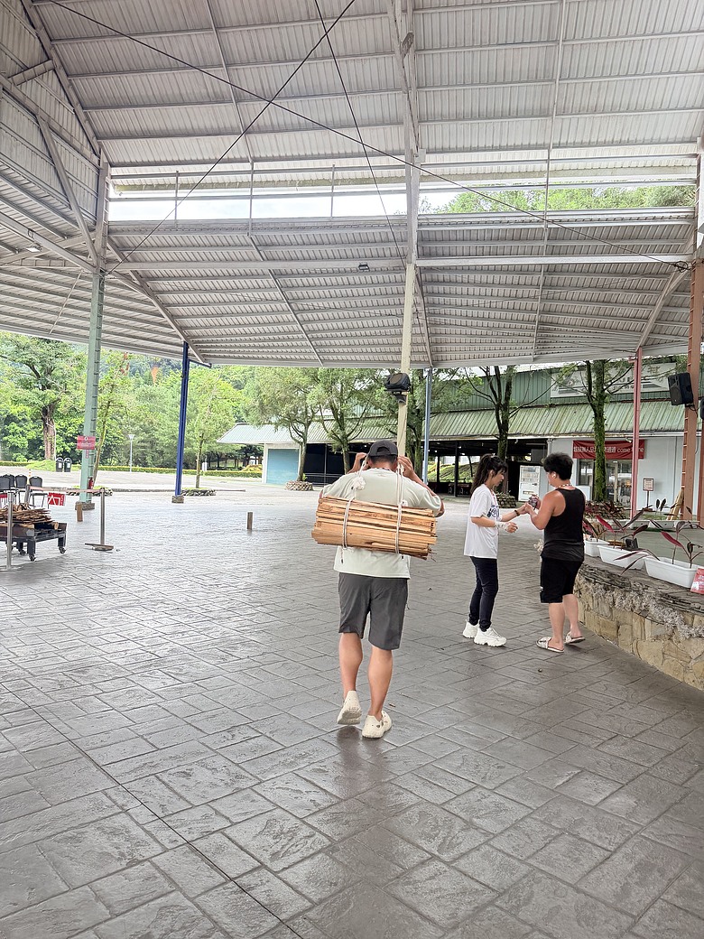 點我看大圖 【南投泰雅渡假村 】親子二日遊當兩天勇士|營火、射箭、竹筒飯與高空繩索
