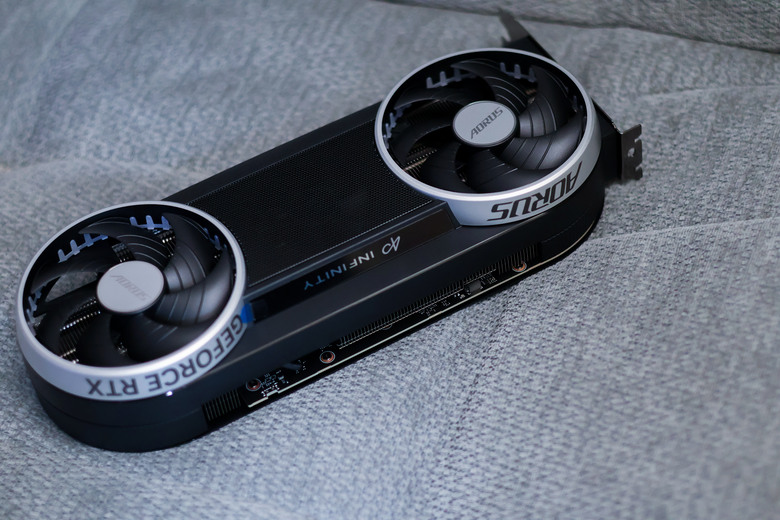 技嘉40周年限定紀念! X870 AORUS INFINITY與AORUS RTX 5070 INFINITY 12G開箱