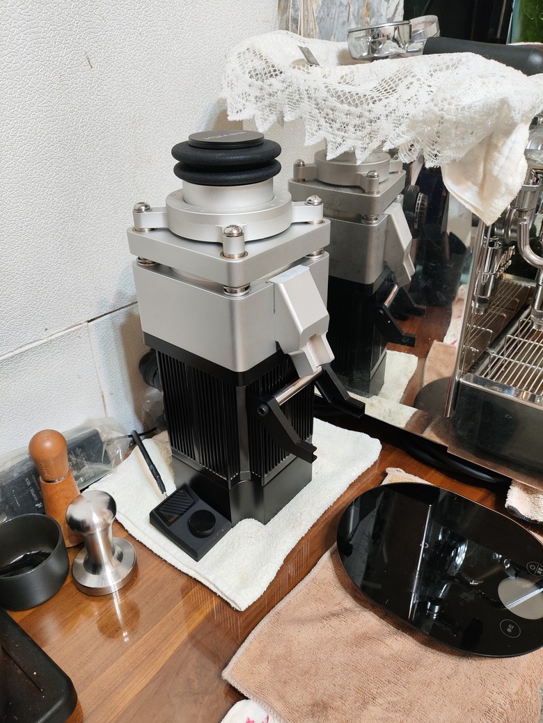 [開箱] MOKA 98 Ultra 丁U 98mm大刀盤磨豆機開箱 2999交個朋友