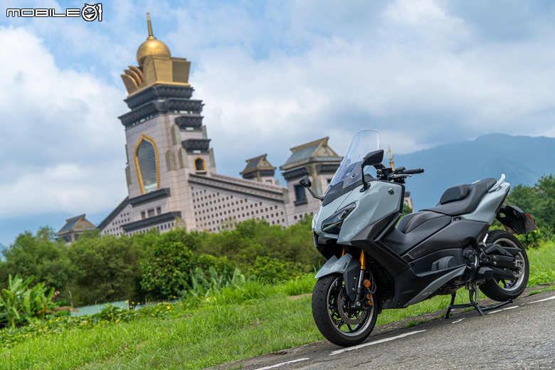 YAMAHA TMAX 560 TECH MAX 試駕｜羊皇無須多言，無可取代的王者