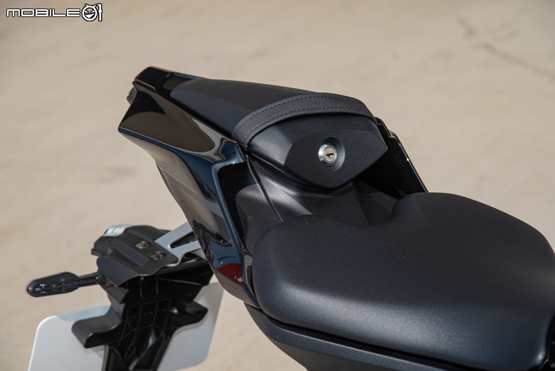 2026 YAMAHA YZF-R7賽道試駕｜不只換造型加電控！操駕體質全面進化的完美玩樂車！