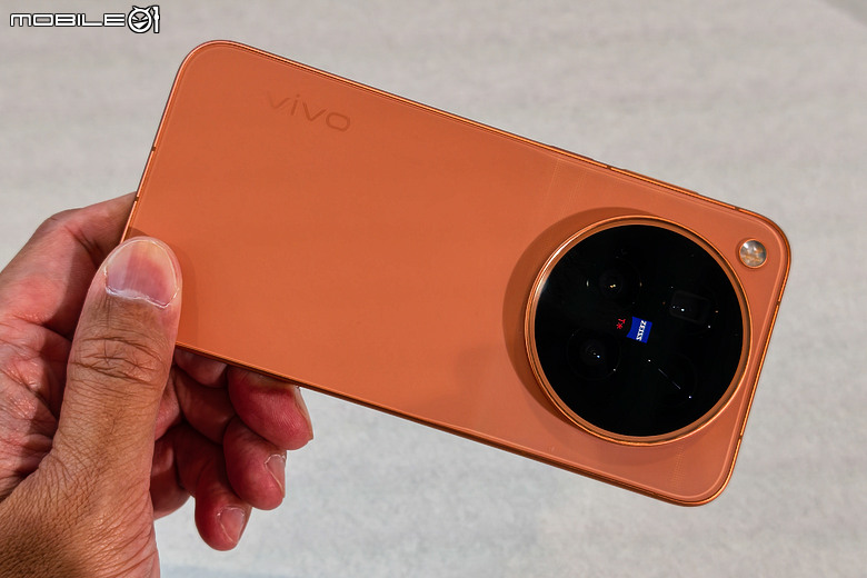 vivo X500 系列三機齊發|天璣 9600 Pro 加持、17EV 超高動態與 8000mAh 續航怪獸降臨