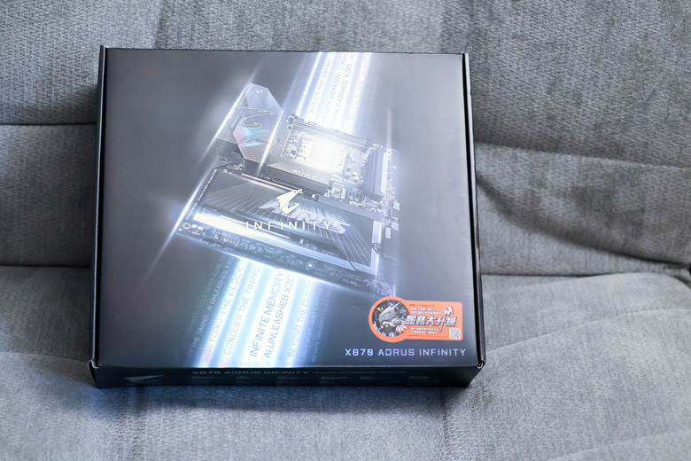 技嘉40周年限定紀念! X870 AORUS INFINITY與AORUS RTX 5070 INFINITY 12G開箱