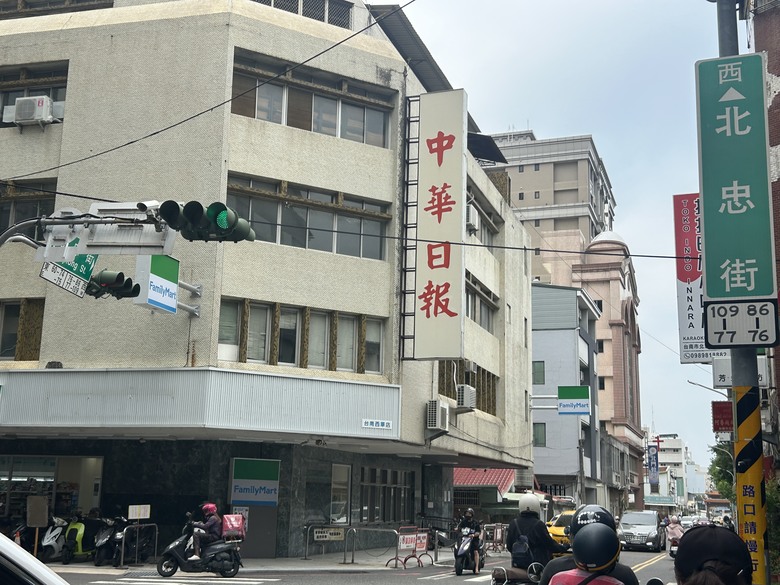 懷 念 台 南 車 站 府 城 半 日 騎 遊