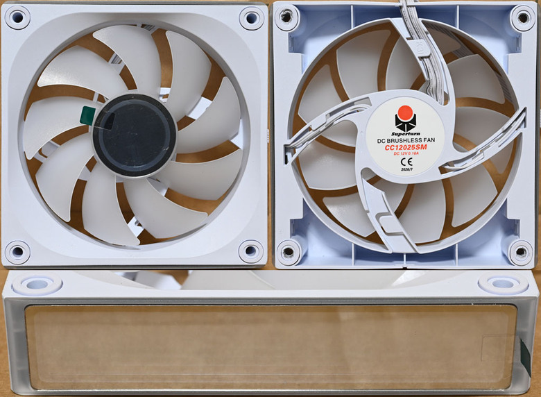Superturn視博通SAC449機殼開箱