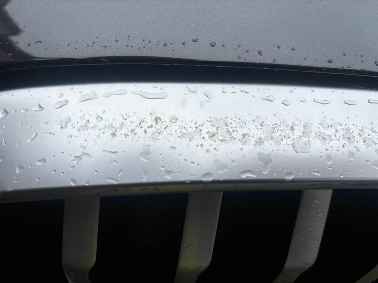 G01 LCI霧面鍍鉻水箱罩雨天後的繡斑