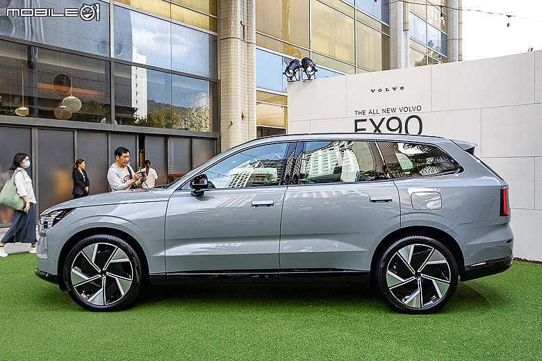 【採訪】Volvo EX90 295 萬元起上市,首月入主 Plus 車型享 3 萬元升級雙前座冷熱通風座椅!