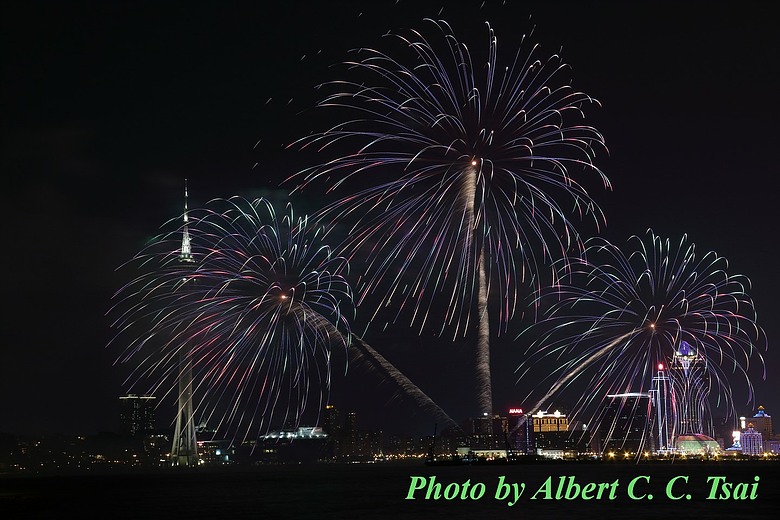 【夜空詩篇】璀璨盛放的濠江煙花：2015澳門國際煙花節台灣隊奪冠視覺饗宴