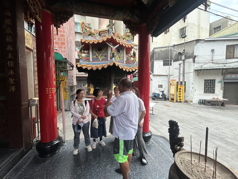 懷 念 台 南 車 站 府 城 半 日 騎 遊