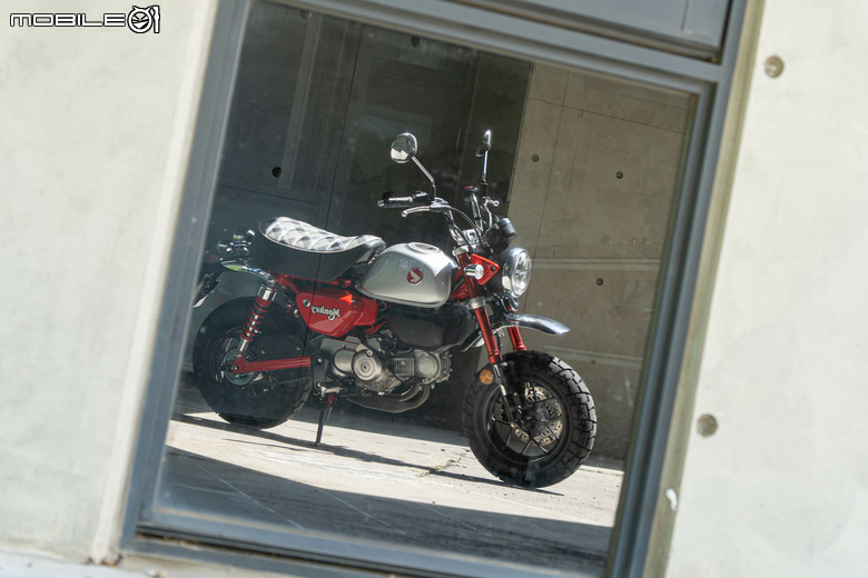 點我看大圖 Honda Monkey 125 ABS 試駕|星期三猴子去爬山!