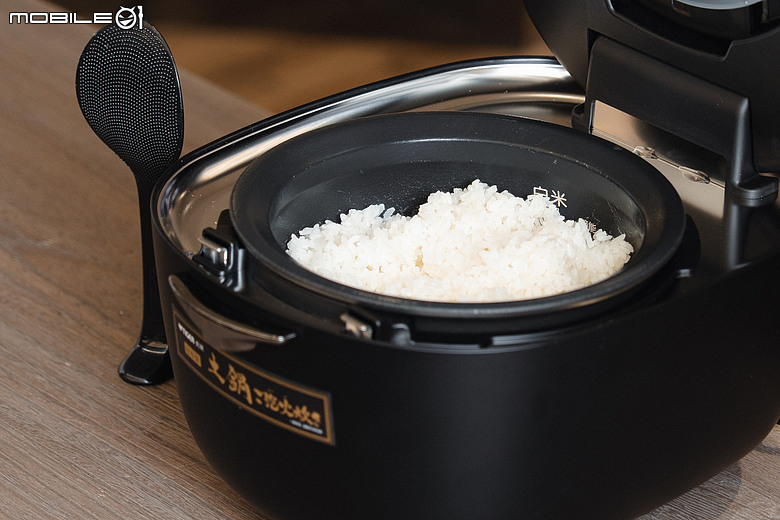 虎牌TIGER「土鍋泡火炊」旗艦電子鍋在台上市｜把日本料亭土鍋飯搬回家！