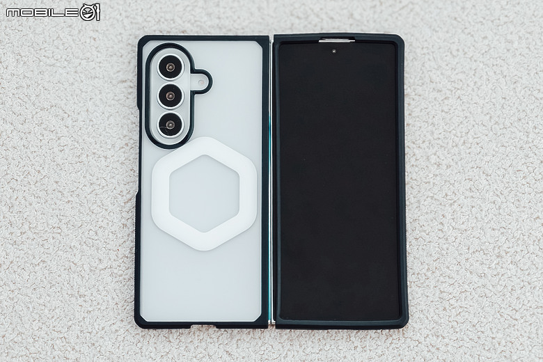 UAG x 三星 Z Fold8 / Fold8 Ultra / Flip8 保護殼｜內建磁吸 360° 支架、軍規輕薄之選！