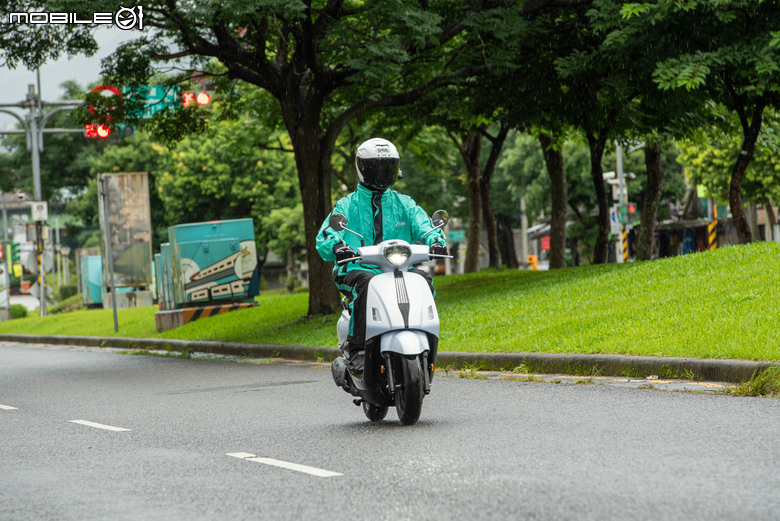 SYM Fiddle 158 DX 電驅版登場，市占率與車款一起電推至最高峰！