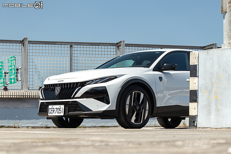 Peugeot 408 小改款試駕|帥只是基本,開過更懂它的動人!
