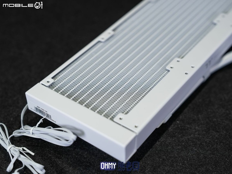 TT ST360 Ultra ARGB Sync 水冷散熱器 翻轉大螢幕+側出水管