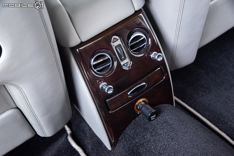 老派機械與電氣化時代的相遇｜Bentley Arnage T與Flying Spur Hybrid