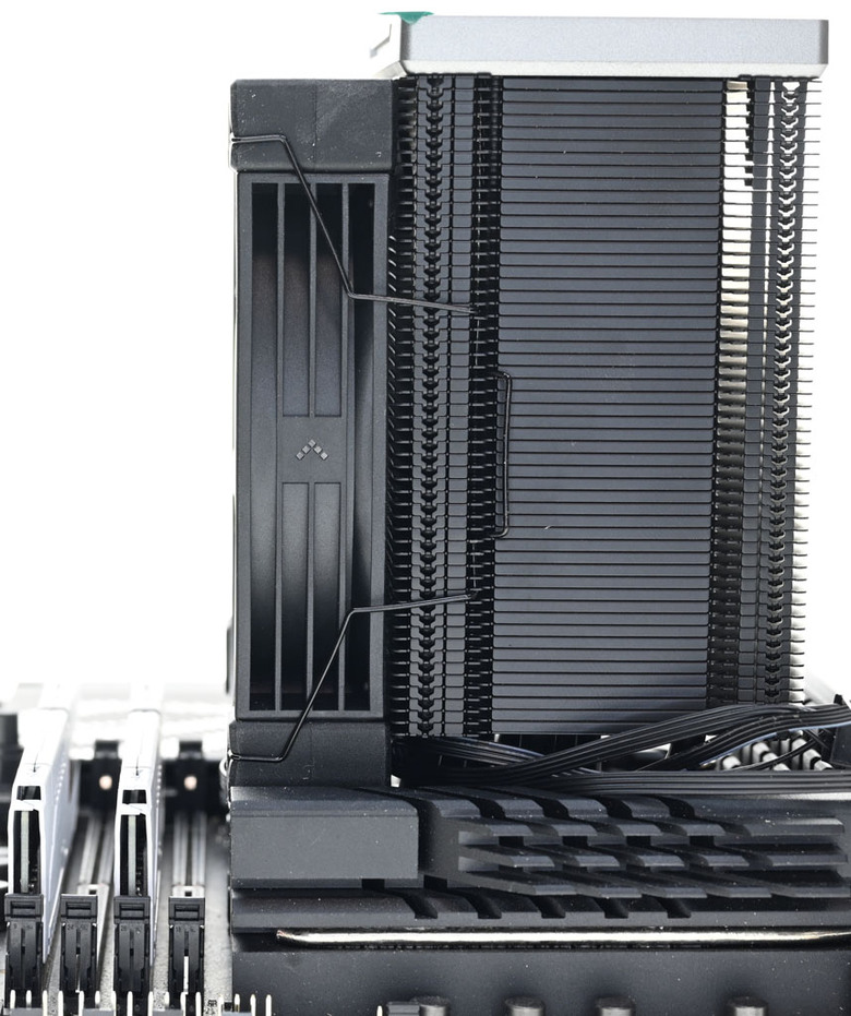 點我看大圖 DEEPCOOL九州風神AK700 DIGITAL NYX散熱器開箱