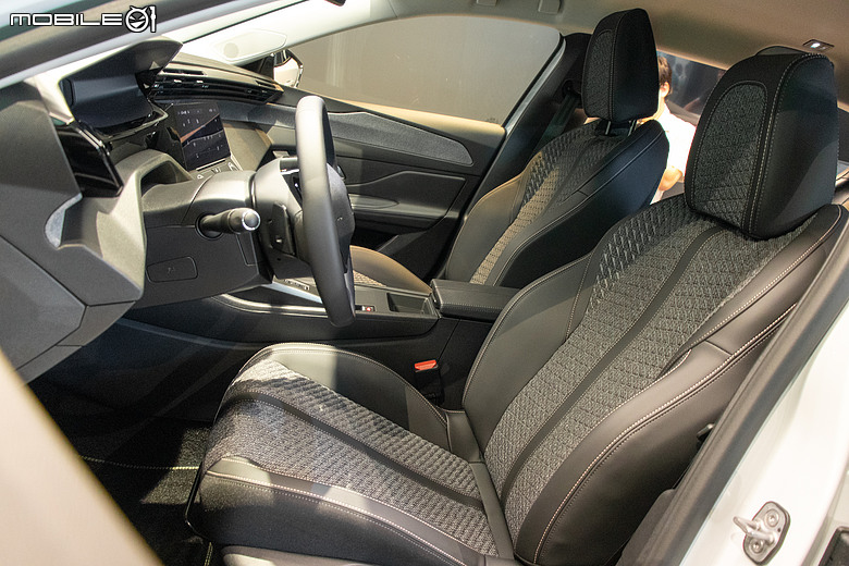 【採訪】Peugeot 408小改款上市,三車型、123.8萬元起!