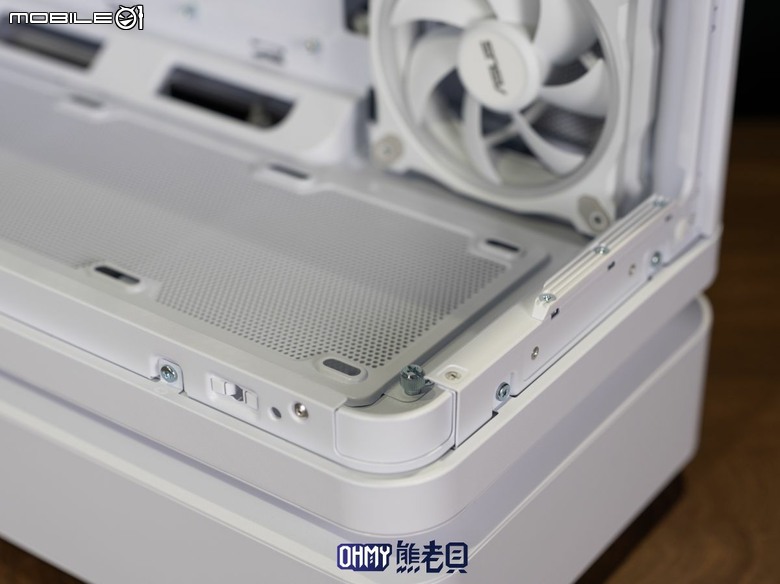 華碩 Prime AP304 ARGB 懸浮感海景機殼