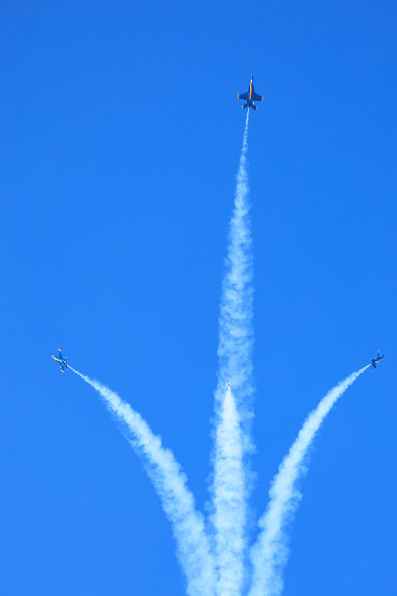 點我看大圖 SF Fleet Week 2026 Air Show (Canon EOS R6mk2 + EF100-400mm f/4.5-5.6 L2)