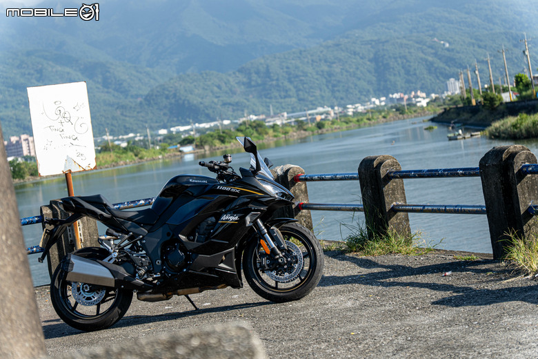 KAWASAKI NINJA 1100 SX 試駕｜承忍道滿熱血，馭長途見從容