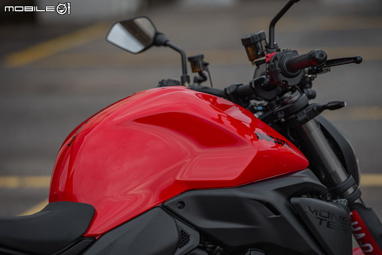 DUCATI Monster 試駕報告｜鮮明區隔車系差異，一台擁抱新手的DUCATI