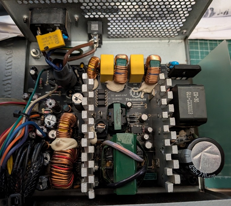 Thermaltake TR2 PRO 500W Bronze 拆解