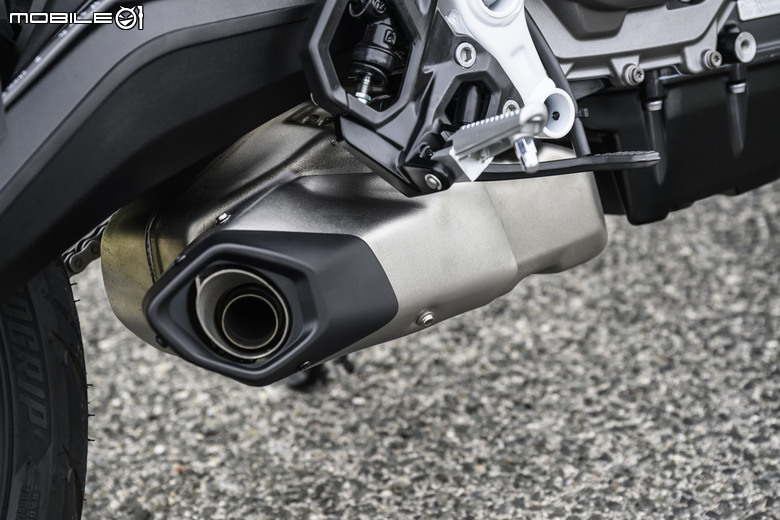 點我看大圖 BMW F 450 R 正式發表,自動離合器、48 匹馬力、175 公斤繼承 S 1000 R 靈魂的輕量級街車!
