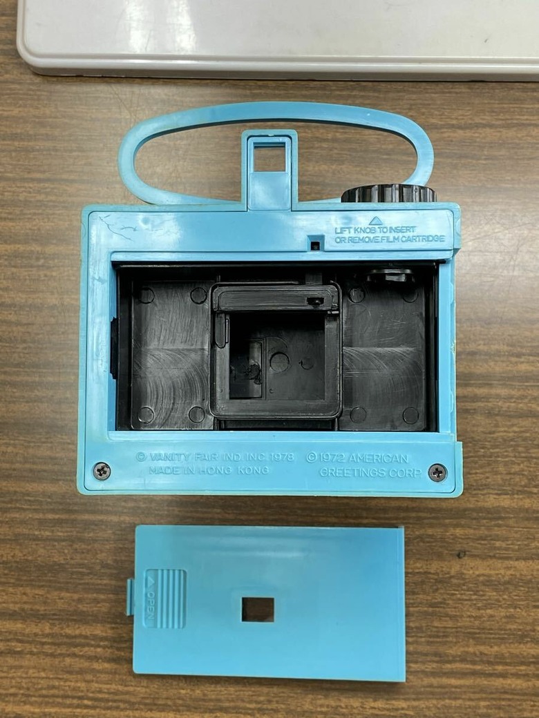世界唯一蛇腹造型的126底片相機.