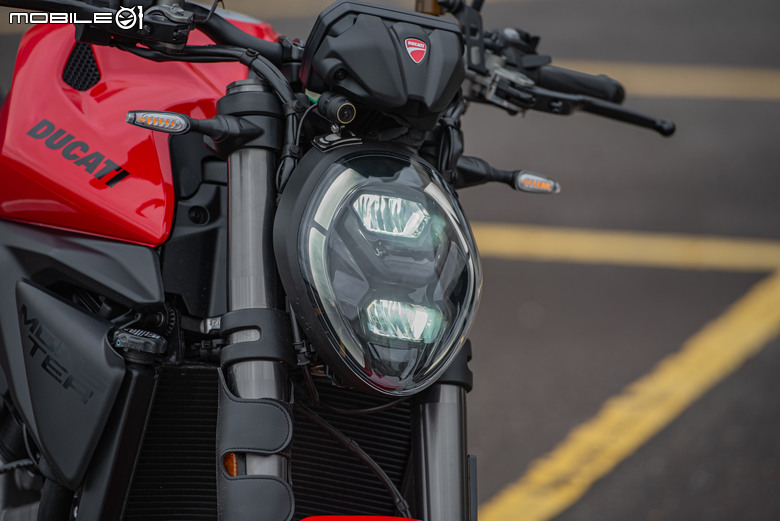 DUCATI Monster 試駕報告｜鮮明區隔車系差異，一台擁抱新手的DUCATI