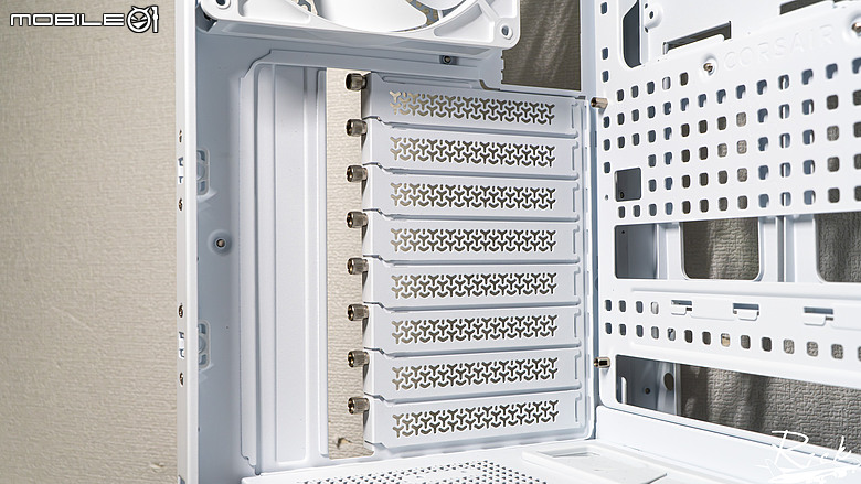 【開箱】擁有全塔能力的木紋機殼 | CORSAIR FRAME 5000D WOOD RS WHITE