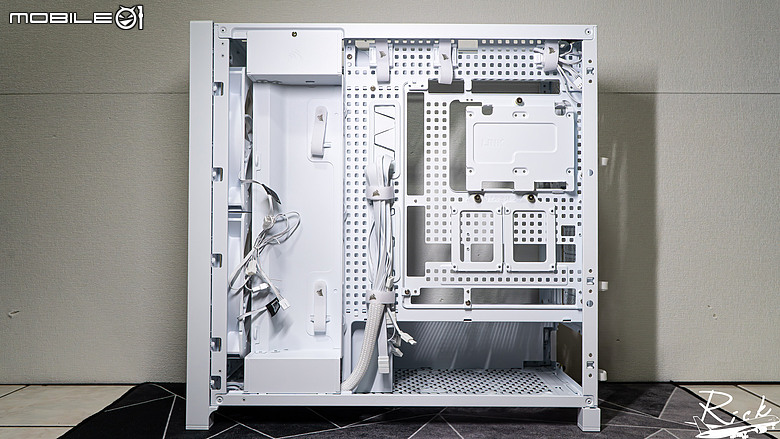 【開箱】擁有全塔能力的木紋機殼 | CORSAIR FRAME 5000D WOOD RS WHITE