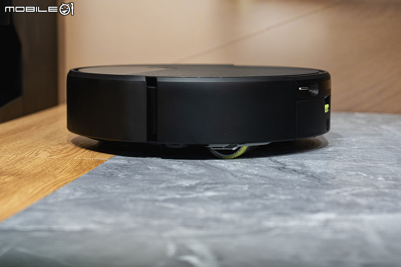 iRobot Roomba 2026 五大系列新品登場｜Roomba Max 875 Combo 頂級旗艦，售價 45,880 元