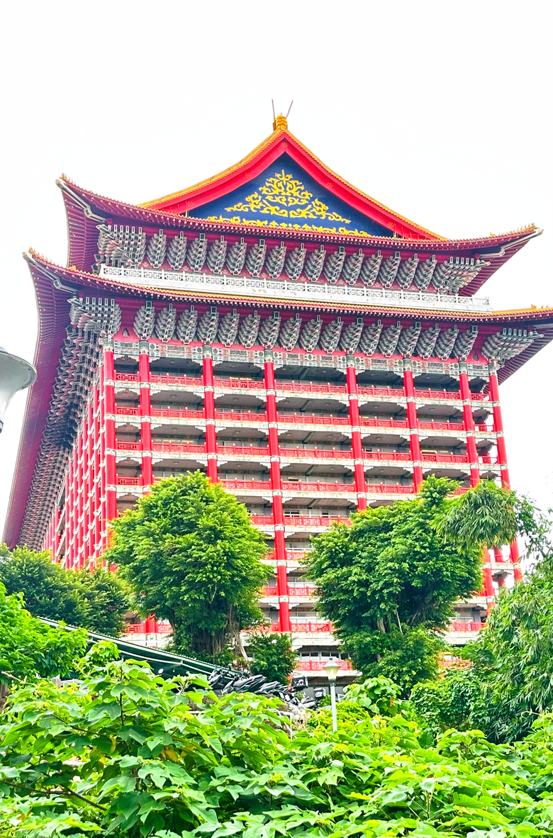 捷運站出來走不到幾分鐘瞬間切換到俯瞰全台北 | 劍潭山親山步道