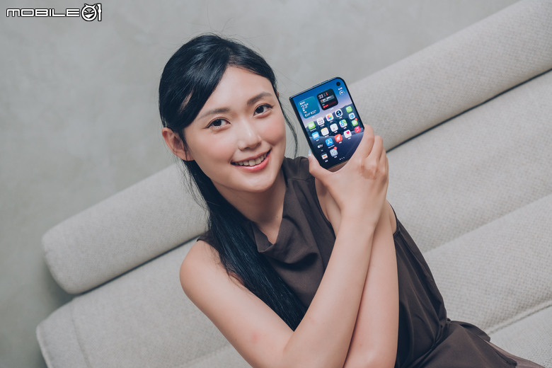 Apple iPhone Duo 24 小時開箱速測體驗 這會是摺疊機終極解答嗎？