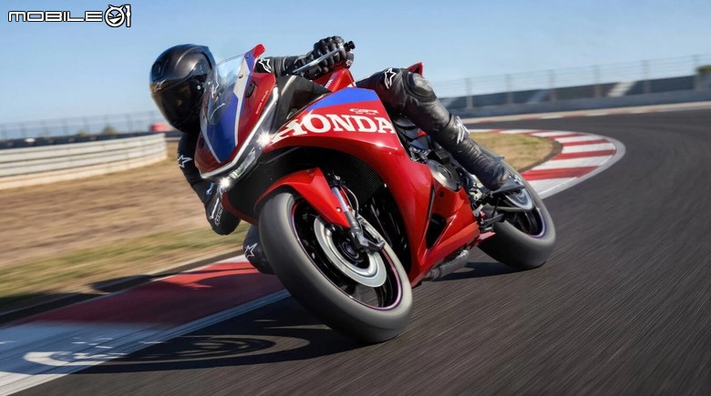 點我看大圖 本田發表 2027 年式雙四缸仿賽陣容,CBR500R FOUR 配備 E-Clutch 登場,CBR600RR 戰力同步升級