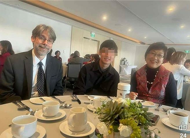徐佳青攜夫、兒 「蹭吃、蹭喝、蹭車、蹭旅館」